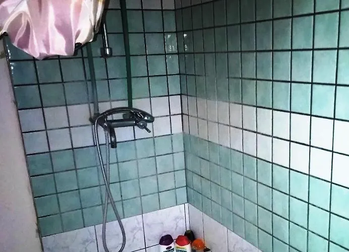 アパート -= =- Xylophaghou